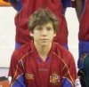 Pablo Aguarón és el jugador assegut del centre.